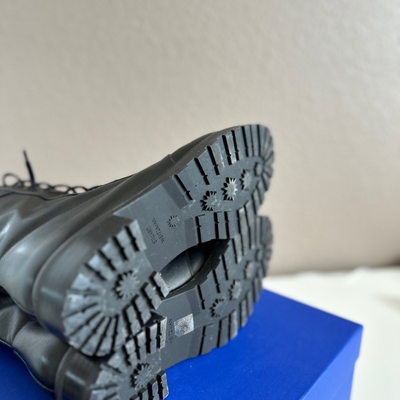 Stuart Weitzman  feminine DAZZLE BOOTIE with pearls - Picture 16 of 16